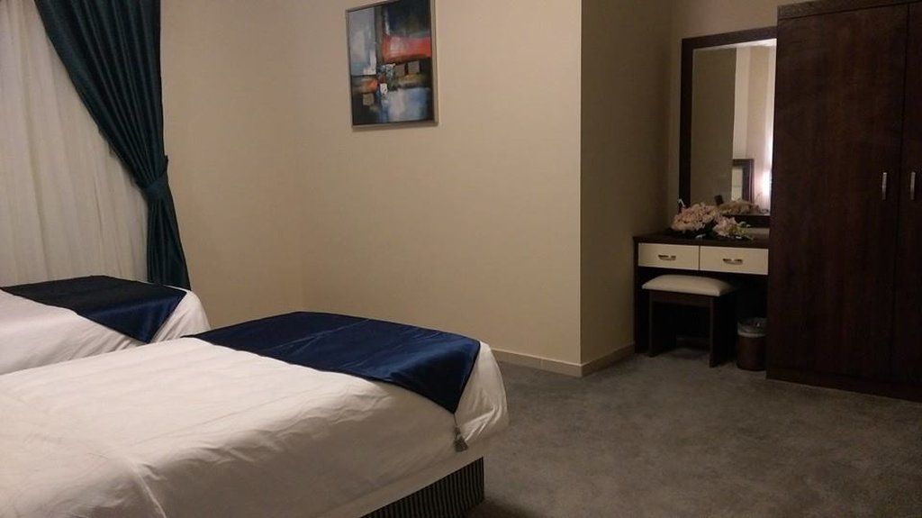 Hotel Blue Night