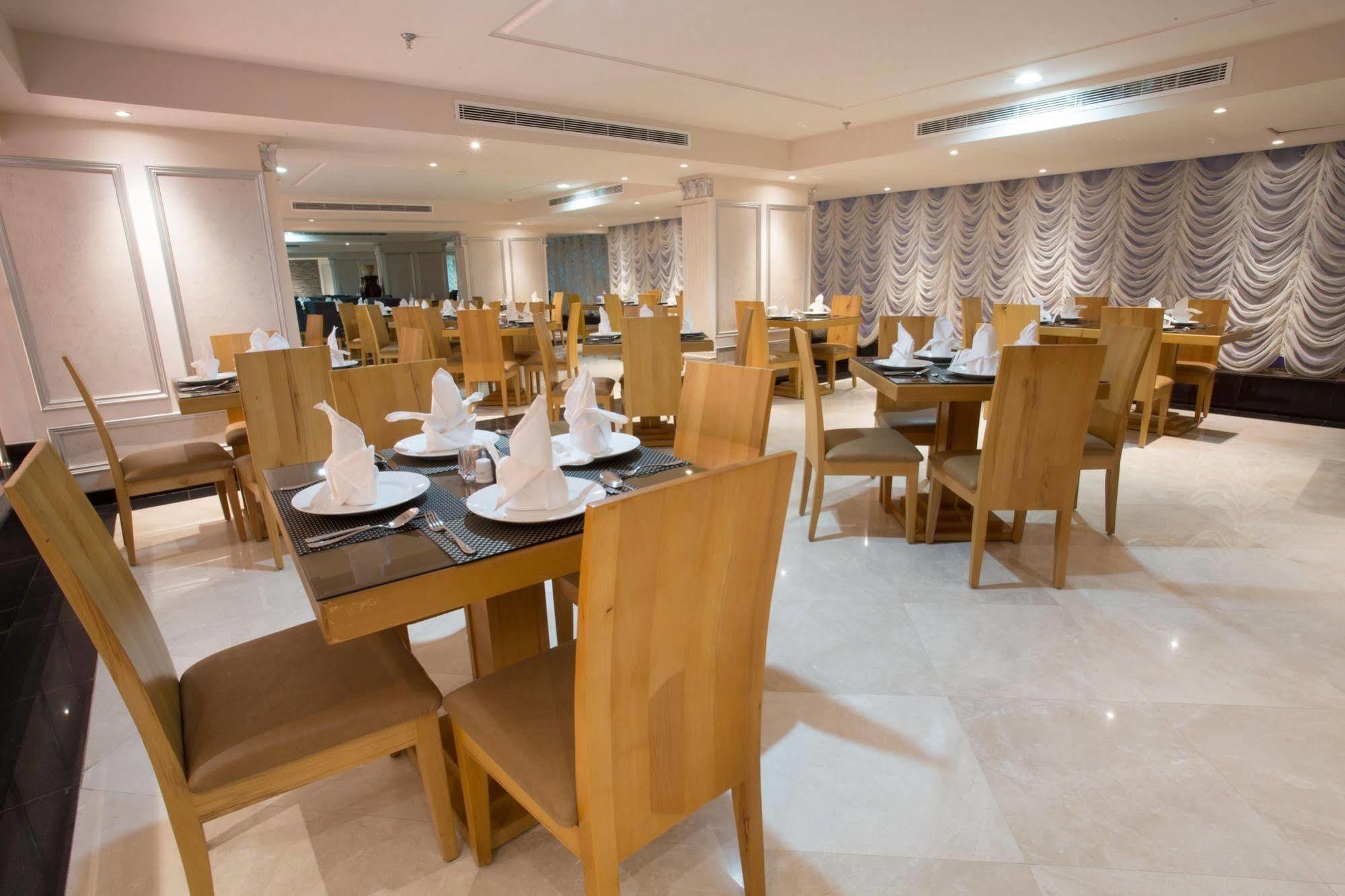 Blue Night Hotel 4*